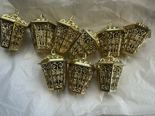 Vintage gold plastic - x,