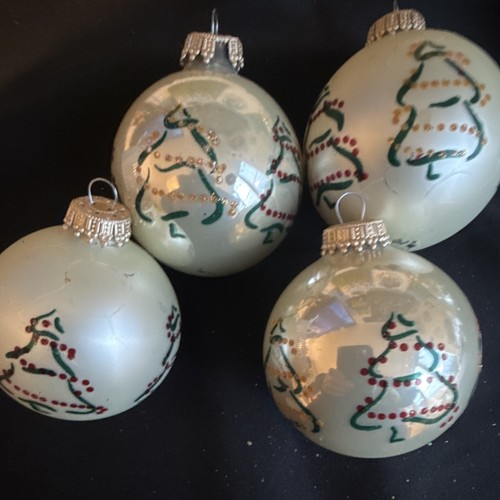 Christmas tree decorations - 4,